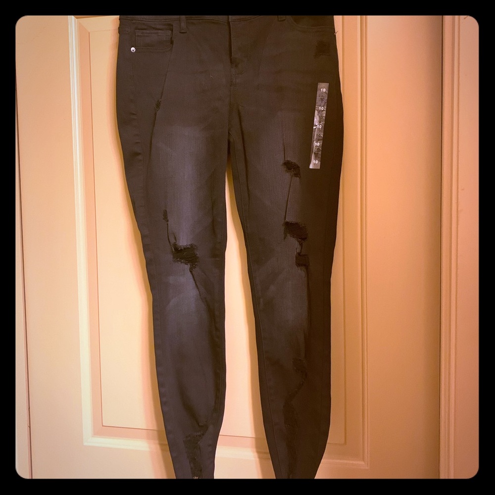 NWT NY&CO Black distressed jeans